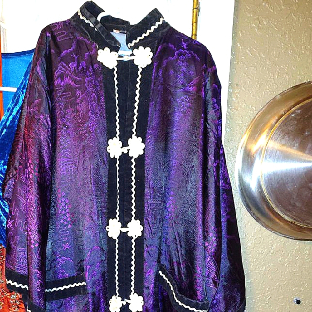 70's Kimono Royal Purple Embroidered Flowers Medium - Picture 2 of 16